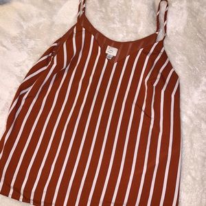 CUTE WOMEN’S TANK! Rust color! Size Small!